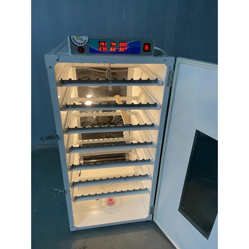 Incubator Botci 700 - imaginea 1